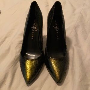 Really cute mix color heels